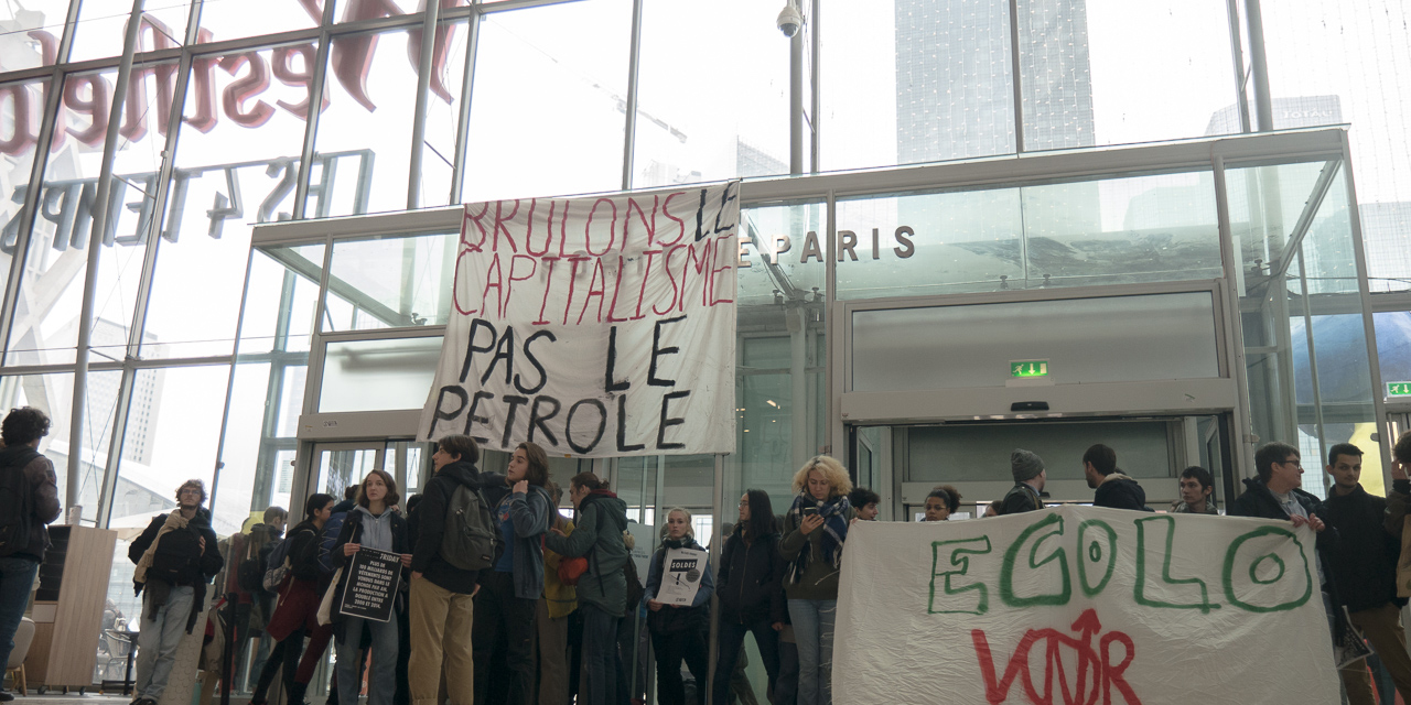 La Défense Black Friday Violences Entre Manifestants Et Clients Aux 4 Temps La